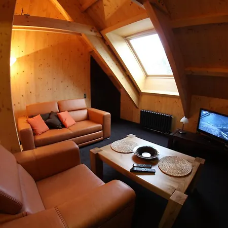 克拉克诺索瓦迪尔纳“木屋”酒店